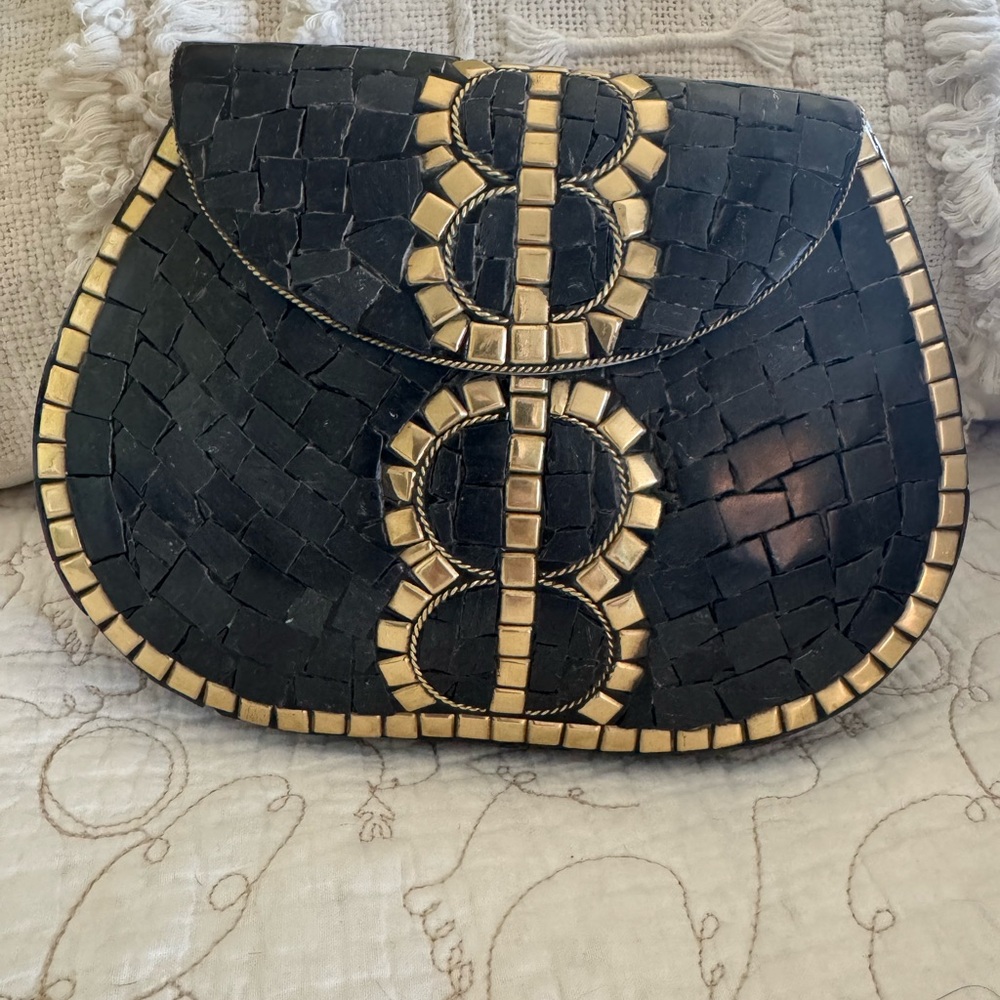 Ramla Black and Gold Crossbody Bag